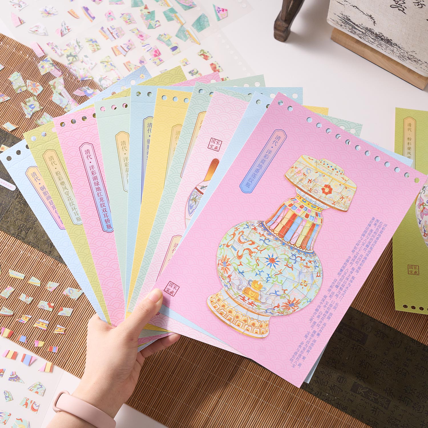 One of the popular books "early to come to the cultural property repair series - porcelain edition" shrink scene pocketbook, children's seal seal, adult stress relief seal. Many extraordinary cultural properties can be used for glass metal cup bodyseal.