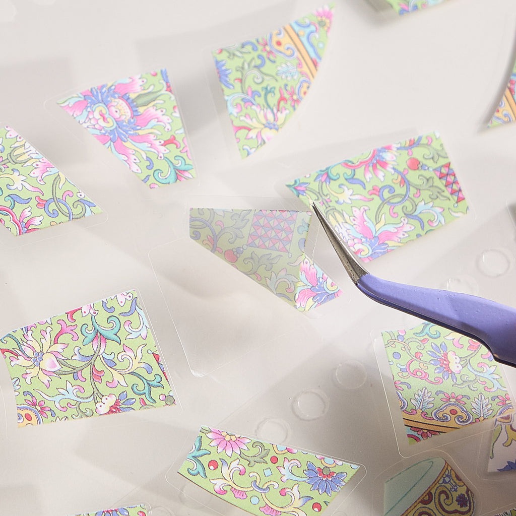 One of the popular books "early to come to the cultural property repair series - porcelain edition" shrink scene pocketbook, children's seal seal, adult stress relief seal. Many extraordinary cultural properties can be used for glass metal cup bodyseal.